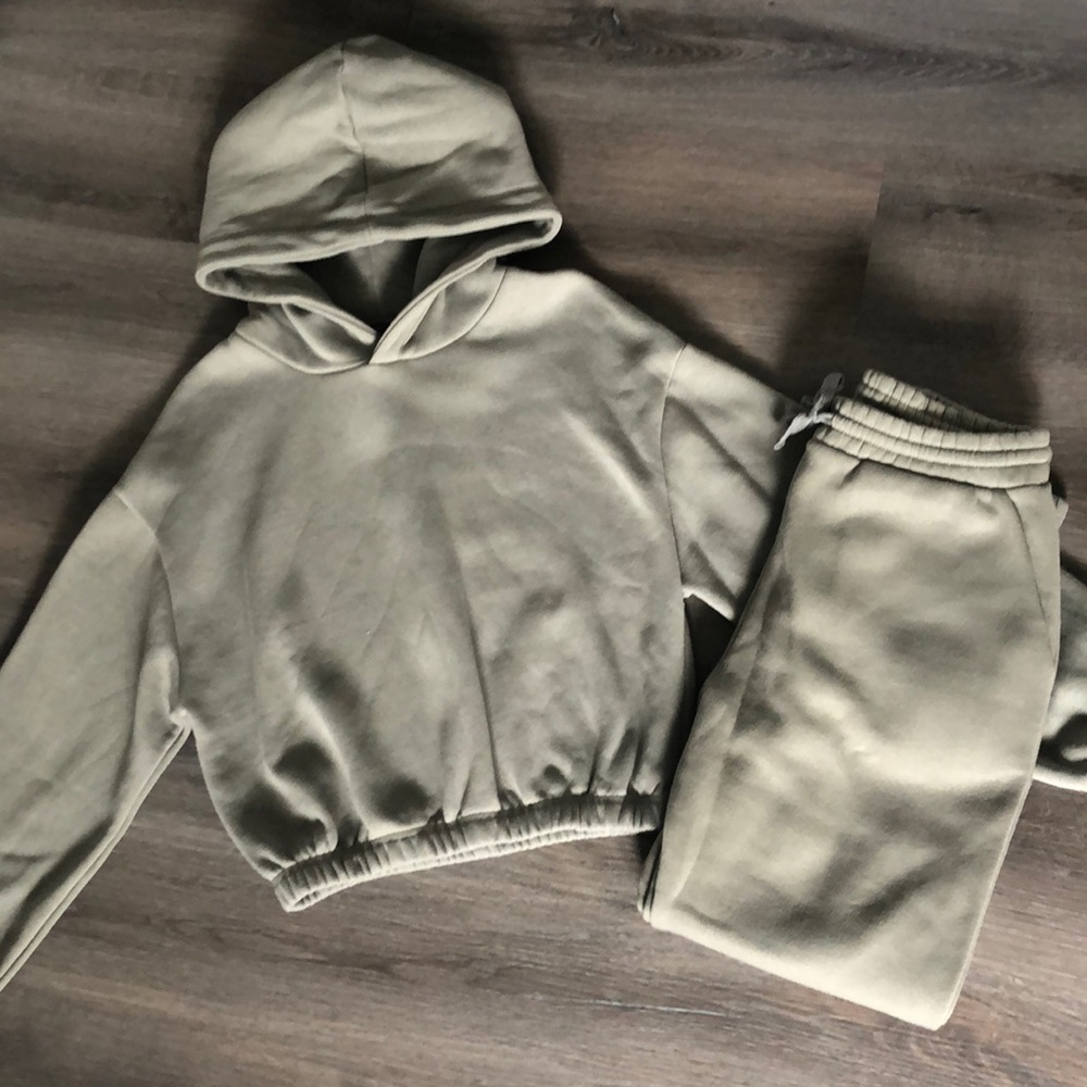 Zara Medium Women’s Matching Sweat Set